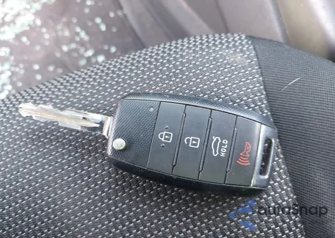 2018 Kia Forte Lx z USA, uszkodzony, nr VIN 3KPFK4A7XJE270028